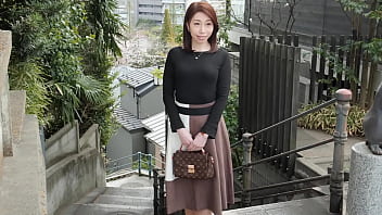 First-time Shooting Documentary: Housewife Miharu Hisamatsu (includes Highlights)