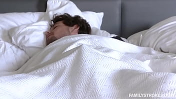 Stepmom With Curves Takes A Hard Pounding In High-definition Familystroke Scene
