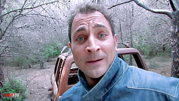 Curvaceous Traveler Enjoys Wild Outdoor Anal Encounter