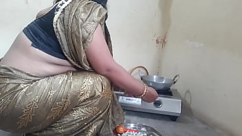 Morning Maid Fucked While Cooking Breakfast