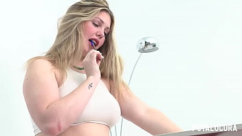 Curvy Young Claudia Garcia Takes On A Bbc’s Load