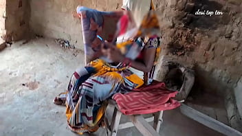 Intimate Desi Couple’s Saree Encounter On Bed With Hindi Erotic Audio