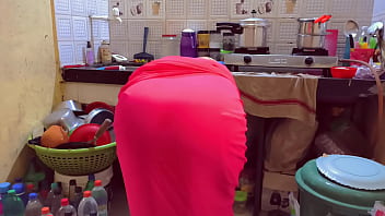 Stepmother Experiences Her Initial Glory Hole Encounter With Her Stepson