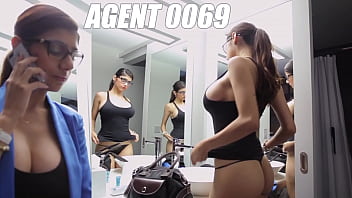 Mia Khalifa’s Arab Papaya Gets Crushed By Asante Stone’s Banana