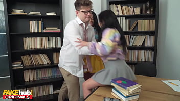 Study Room Quickie: Daphne Klyde And Maria Wars In A Threesome With Squirting And Facial Climax